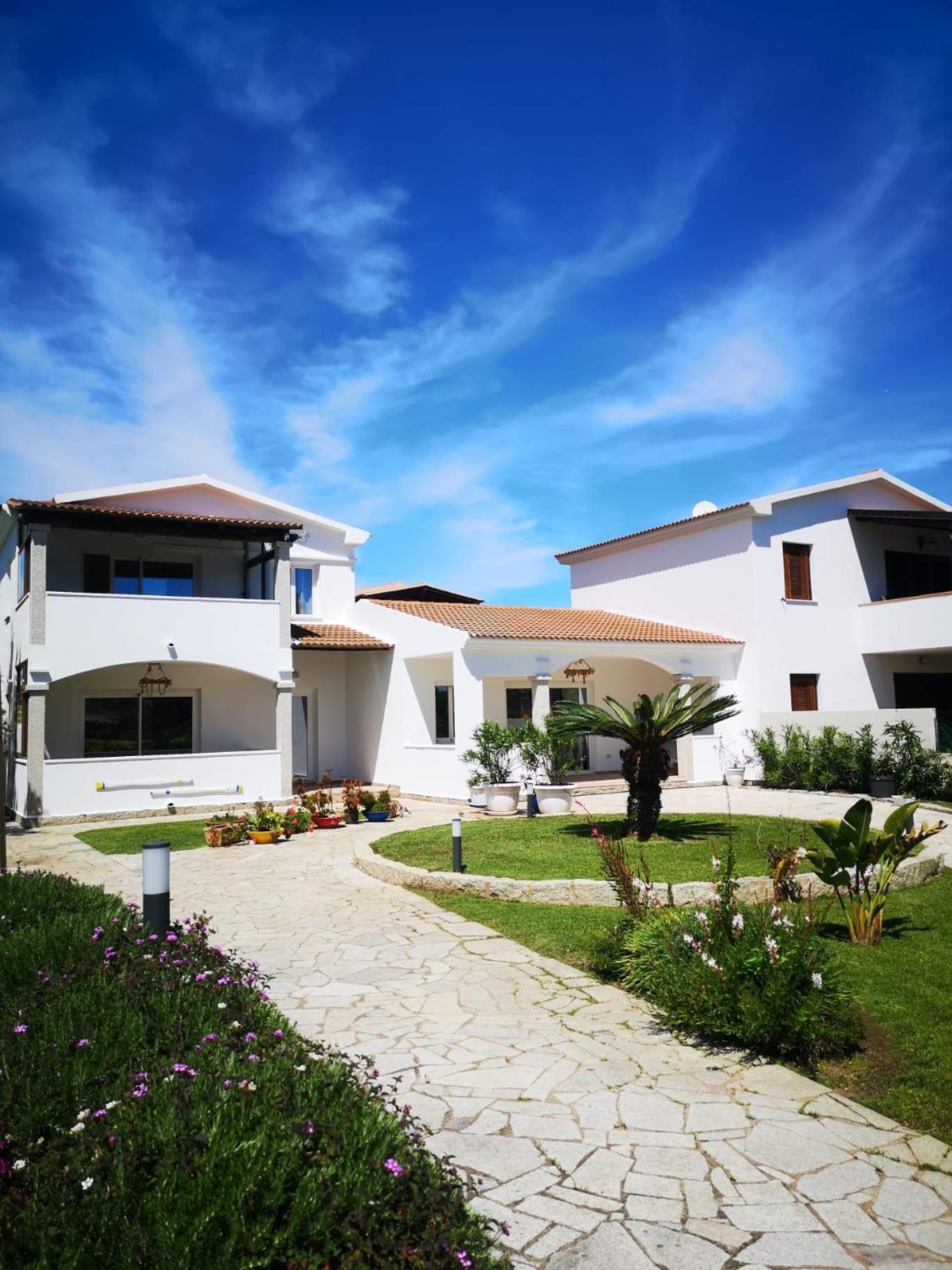 Sardegna - Villa Mirto & Flowers Олбия Екстериор снимка